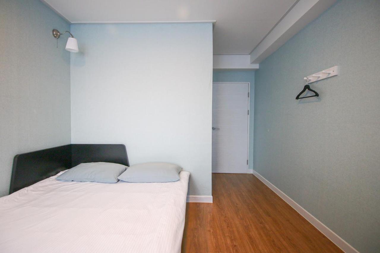 Lighthouse Guesthouse Мокпо Экстерьер фото