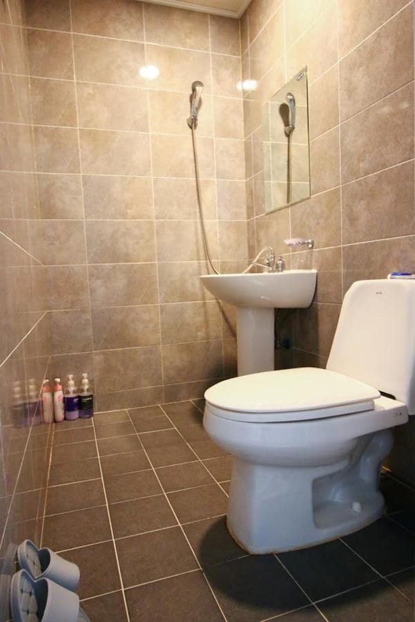 Lighthouse Guesthouse Мокпо Экстерьер фото