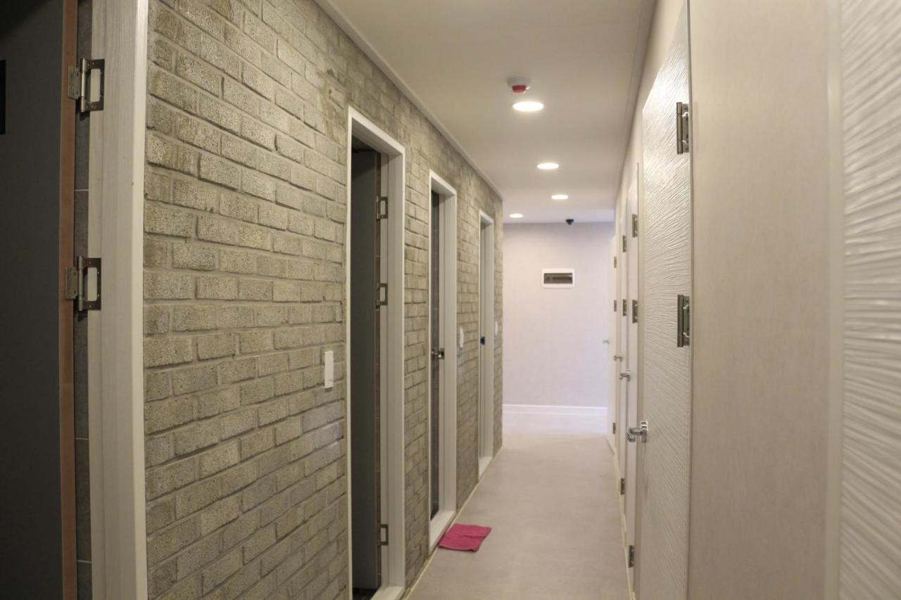Lighthouse Guesthouse Мокпо Экстерьер фото